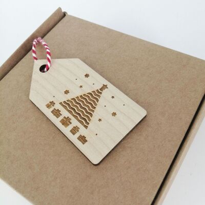 Wooden Gift Tag - Tree and Presents