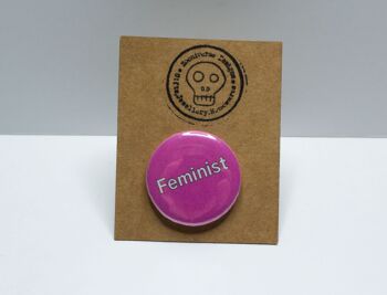Insigne de bouton féministe 25 mm