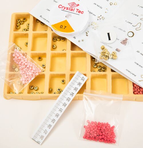 KIT JOYERIA DIY MODELO NAME IT  MULTICOLOR- GOLD LETTERS