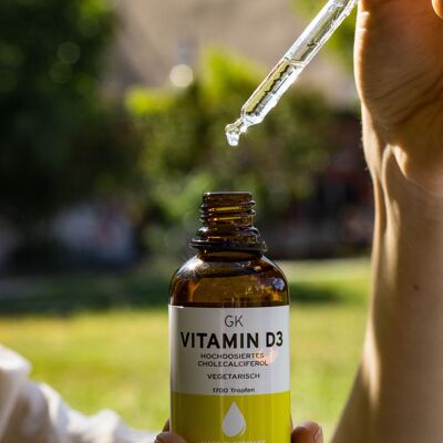 GK Vitamina D3 gocce ad alto dosaggio con 5000 UI per dose di 5 giorni (vegetariano, 50ml) - D3 gocce con olio MCT come base - Preparati di vitamina D ad alto dosaggio