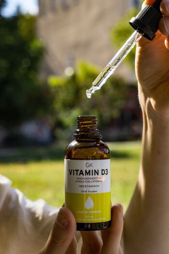 GK Vitamin D3 gouttes à haute dose avec 5000 UI par dose de 5 jours (végétarien, 50 ml) - D3 gouttes avec de l'huile MCT comme base - Préparations à haute dose de vitamine D 1