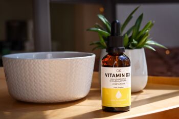GK Vitamin D3 gouttes à haute dose avec 5000 UI par dose de 5 jours (végétarien, 50 ml) - D3 gouttes avec de l'huile MCT comme base - Préparations à haute dose de vitamine D 2