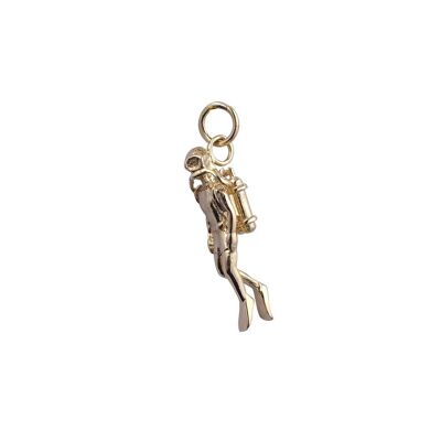 9ct 27x8mm aqualung swimming diver Charm