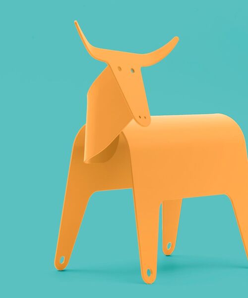 Vaca ; sculpture de vache, taureau en acier