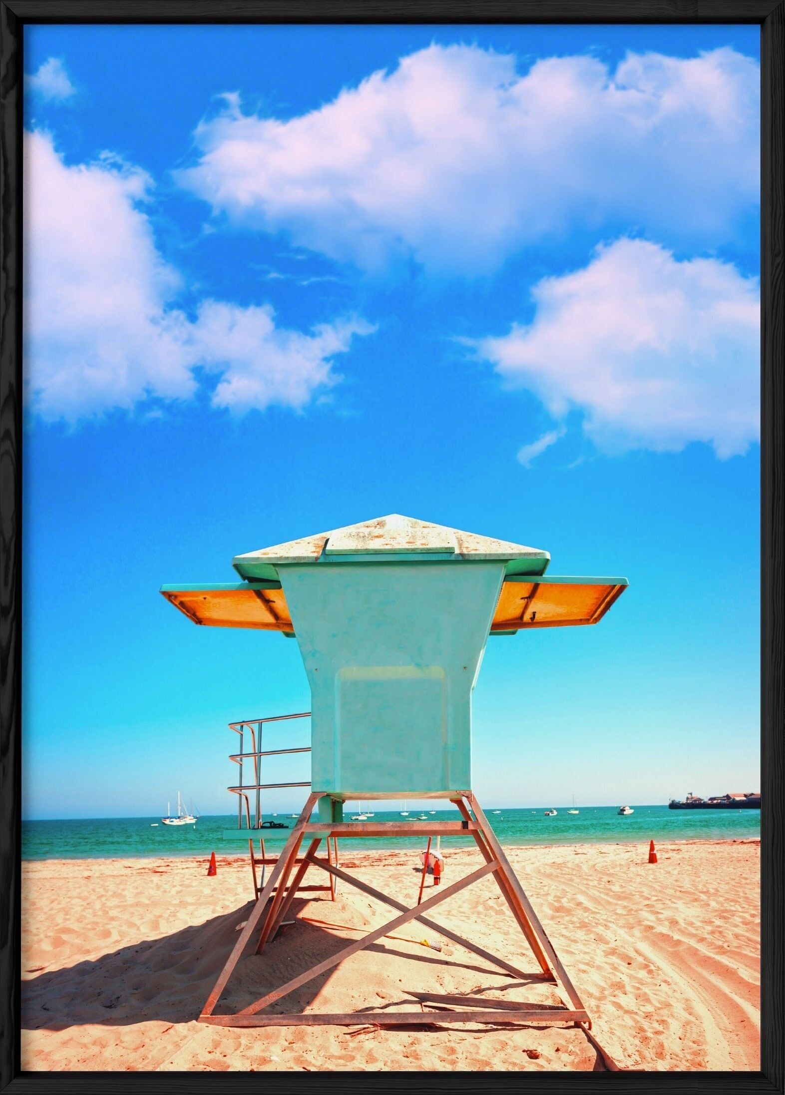 Cabaña de salvavidas en la playa Póster