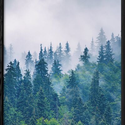 Poster della natura del paesaggio di montagna nebbiosa