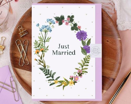 Just Married Wreath Greeting Card