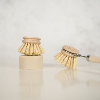 Natural fiber dishwashing brush (without logo)