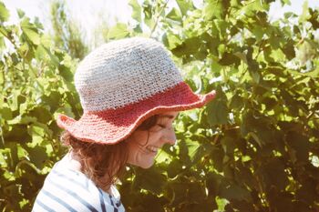 Chapeaux en chanvre bicolore rouge 1