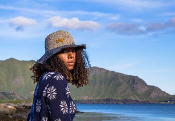 Chapeaux en chanvre bicolore bleu 1