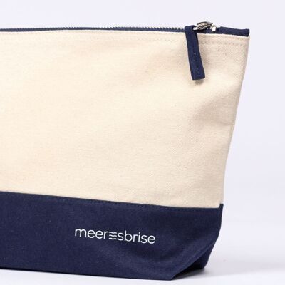 Sustainable cosmetic bag [bag]