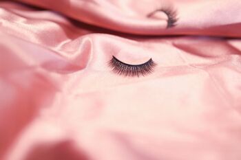 Kit de luxe Lovely Lashes avec eye-liner transparent - Lana 10