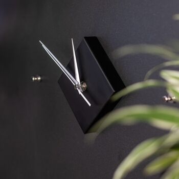 Horloge magnétique carrée, noir mat, fabriquée en Italie, sans tic-tac 3