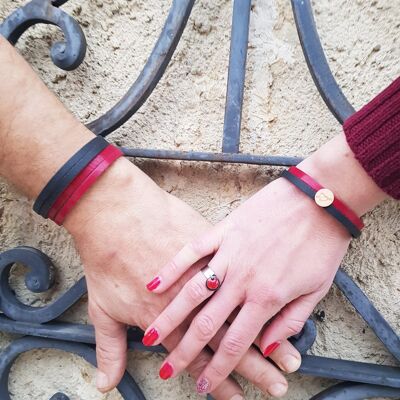 Duo Bracelets Toi et Moi inox argenté : Cuir noir et rouge avec cœur sur bois