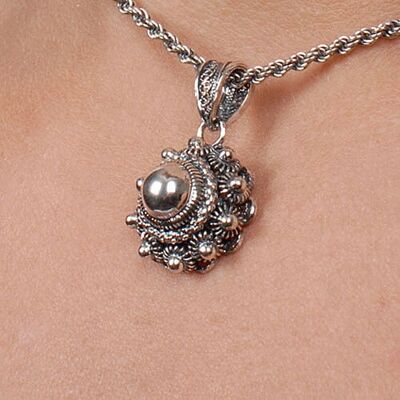 Silver Pendant with Zeeland Button 16mm