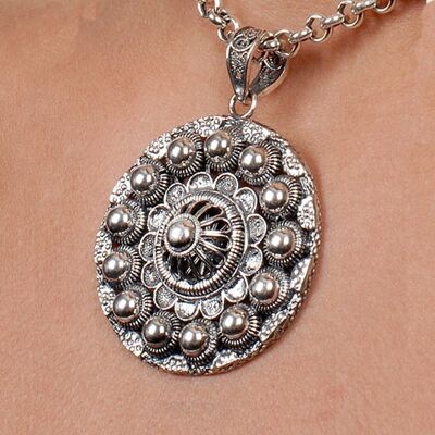 Silver Pendant with Goese Button 30mm