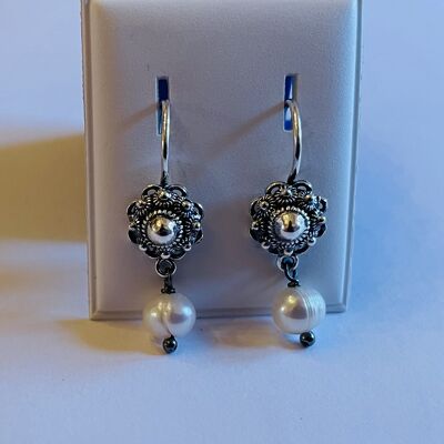 Silver Earrings with Zeeland Button 8mm and Freshwater Pearl