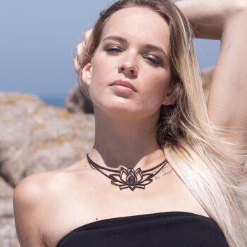 Collier Mantra 3