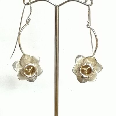 Daffodil drop earrings made from Silver