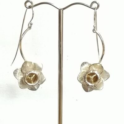 Daffodil drop earrings made from Silver