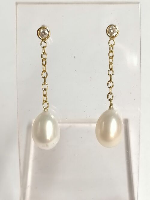 Diamond and Pearl drops in 18ct Gold