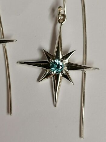 Boucles d'oreilles étoiles faites à la main en argent sterling serties d'une pierre de topaze bleue 5