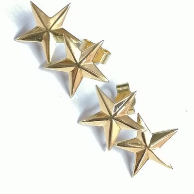 Orecchini a bottone a doppia stella realizzati a mano in oro 18 carati