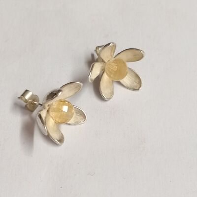 Puces d'oreilles fleurs en Argent et serties d'une perle de Citrine de 6 mm