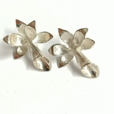 Orchid studs made from Silver