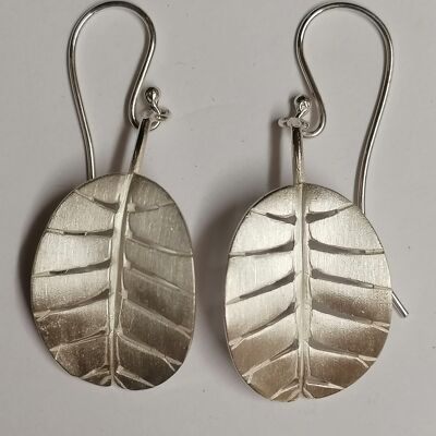 Gotas de hojas, gotas de hojas de Cotinus hechas a mano de plata