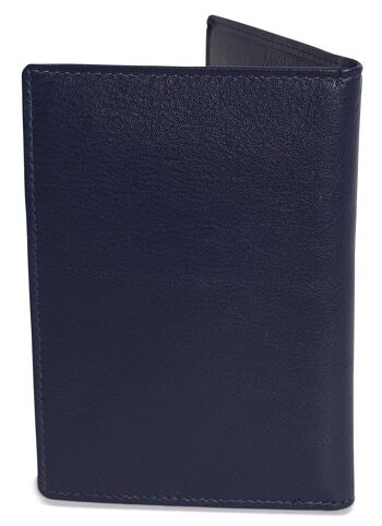 SADDLER "HARPER" Porte-passeport luxueux en cuir véritable pour femmes | Designer Travel Wallet - Parfait pour les cartes de débit de crédit Passport Mileage | Couverture de passeport pour femmes | Coffret cadeau - Marine 4