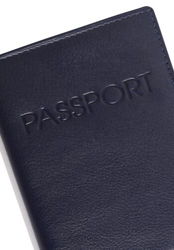 SADDLER "HARPER" Porte-passeport luxueux en cuir véritable pour femmes | Designer Travel Wallet - Parfait pour les cartes de débit de crédit Passport Mileage | Couverture de passeport pour femmes | Coffret cadeau - Marine 5