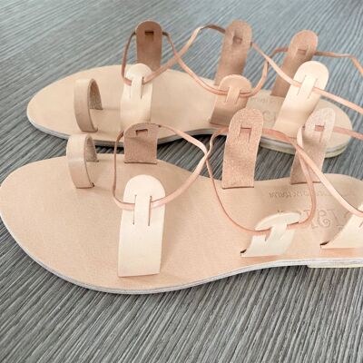 Sandales en cuir beige faites à la main pour femmes