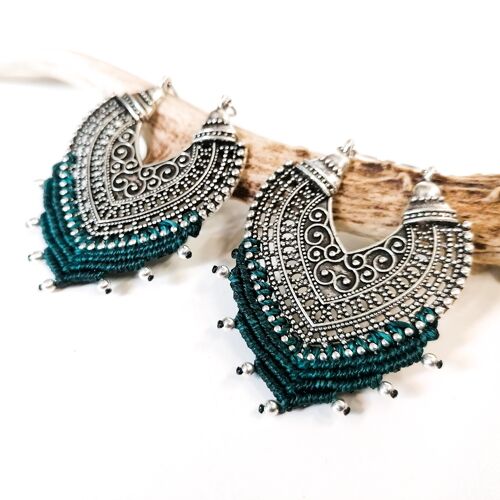 Boucles d'oreilles ORIENT - Macramé - argentées / émeraude