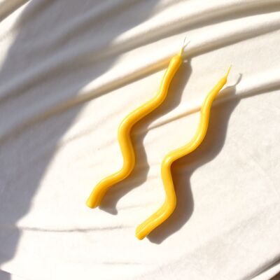 Wave beeswax candle