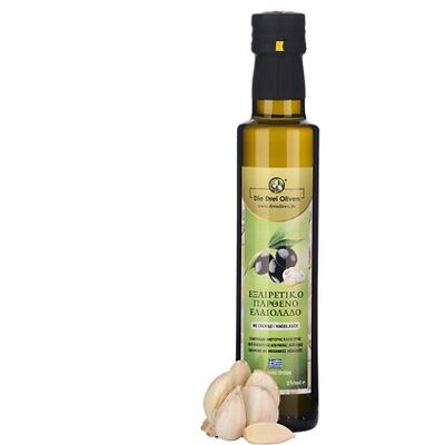 250 ml Olivenöl mit frischem Knoblauch