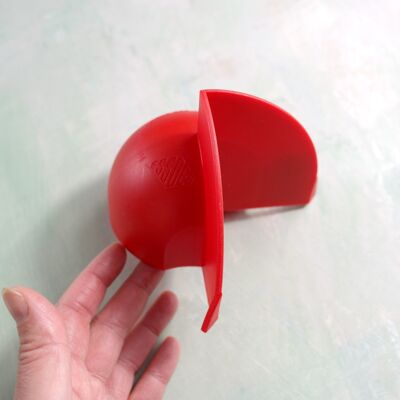 Linocut Hand guard, a plastic corner to protect hands for beginner or young children