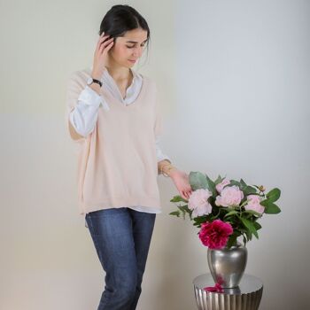 Pull poncho femme rose perle en laine et cachemire 5