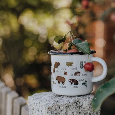 Enamel cup in Bavarian dialect "Woidviecha" with forest animals