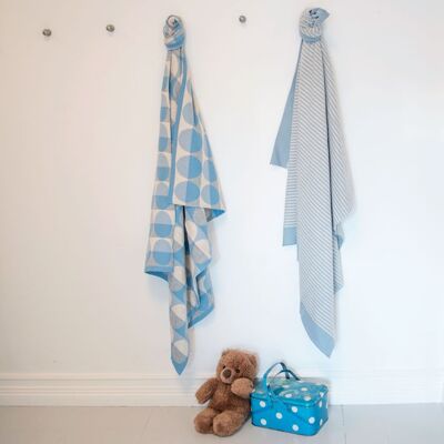 Max baby blanket blue