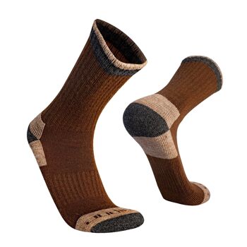 Chaussettes de randonnée Cordillera I en alpaga, bambou et mérinos pour hommes et femmes - MARRON FONCÉ I ANDINA OUTDOORS 1