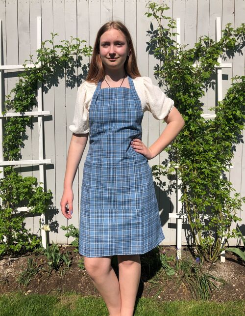 Tartan plaid blue apron for women with two front pockets. Blue classic farmhouse apron for woman.