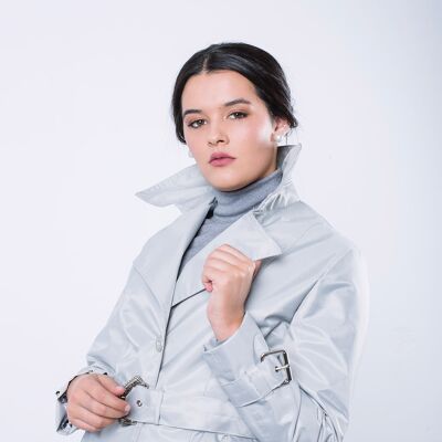 Elegante trench impermeabile grigio. Slow Fashion made in/by Spain