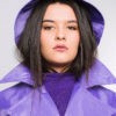 Estilosa Impermeable Morada. Slow Fashion  made in/by Spain