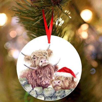 Neighborhood Watch, trio di mucche delle Highland, decorazione natalizia appesa in ceramica bianca, ornamento per albero di Jane Bannon