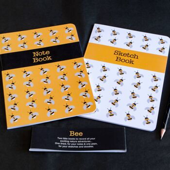 Ensemble de carnet de notes et de croquis d'abeille 4