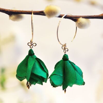 Flower earrings - cold tones and Emerald gold plated