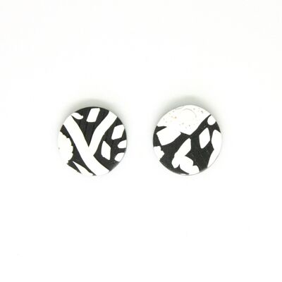 Mountain black and white studs