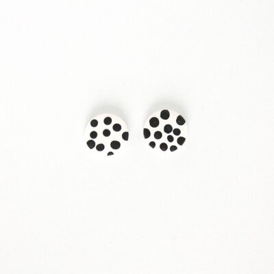 Spotty black and white stud