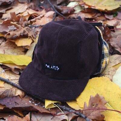 Cappello invernale marrone ⋆ Quattro pannelli con paraorecchie